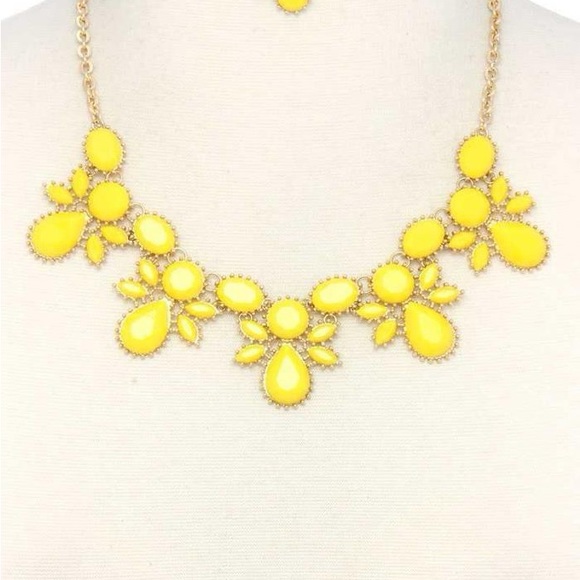 18" Colorful Acrylic Necklace Sets - Picture 7 of 9